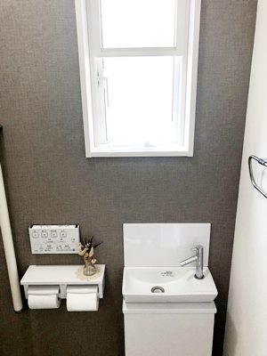 トイレのアクセントクロスの写真