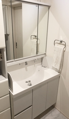 LIXILの洗面台画像